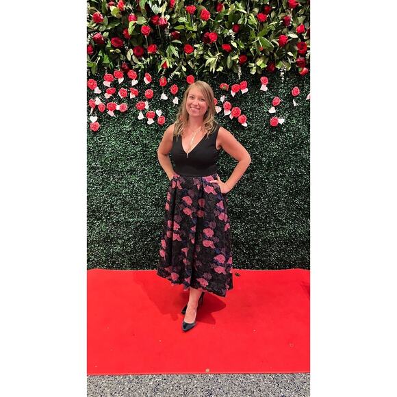 HUTCH Black Purple Floral Lace Skirt V-Neck Plunging High-Low Dress Size 4 - Picture 14 of 14